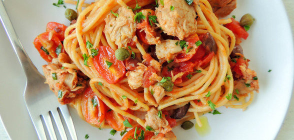 Паста с тунцом и томатным соусом