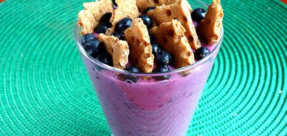 Чернично - творожный десерт