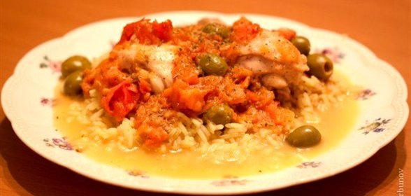 Курица с оливками и томатами