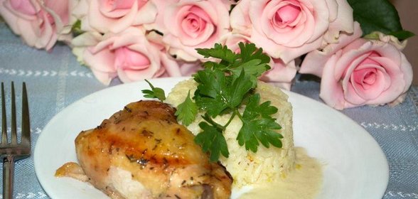 Шафрановая курочка в луковом соусе