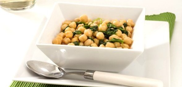 Нут со шпинатом и лимоном