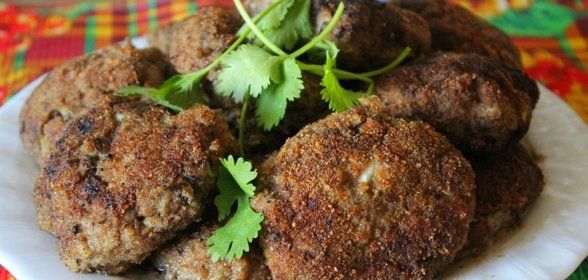 Мясные биточки с грибами