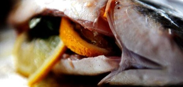 Ароматная дорада с розмарином