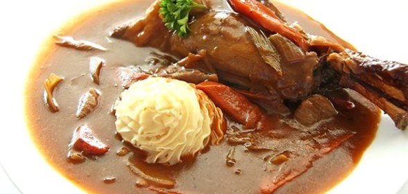 Тушеные ягнячьи ножки