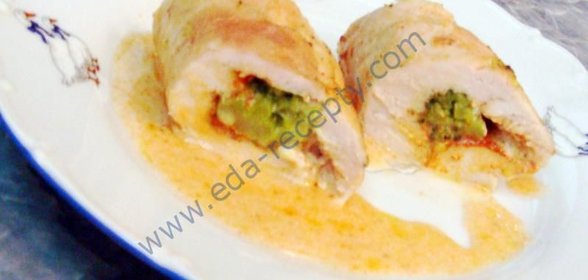 Роллы из курицы с брокколи и сыром