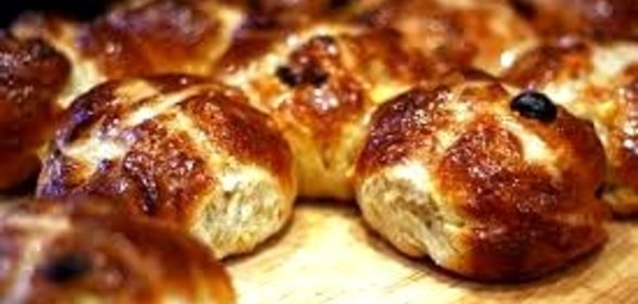 Воздушные булочки с изюмом