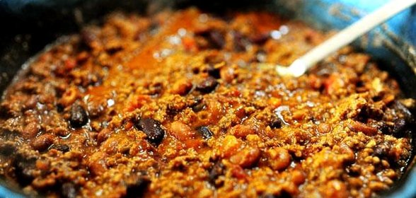 Жаркое из говядины с фасолью и помидорами