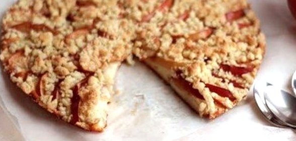 Яблочный пирог с крошкой