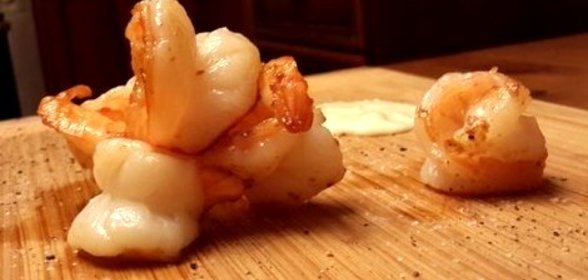 Креветки с лимонно-чесночным соусом