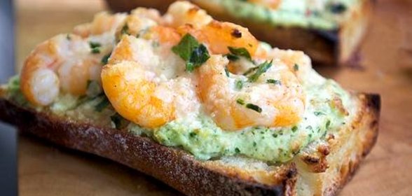 Бутерброды с креветками и сыром