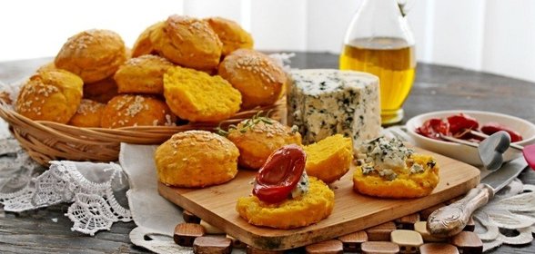 Форель на углях с травами