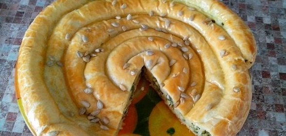 Пирог со шпинатом и сыром