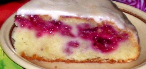 Сметанный пирог с малиной