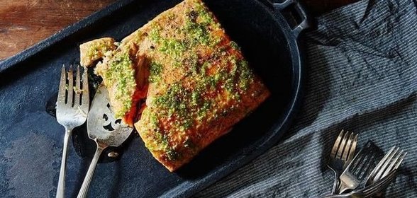 Запеченная семга с лимоном и чесноком