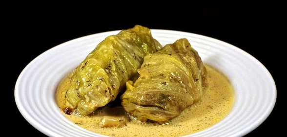 Запеченные голубцы в сметанном соусе