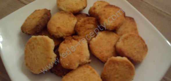 Печенье с пармезаном и розмарином