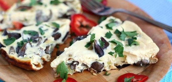 Омлет с опятами