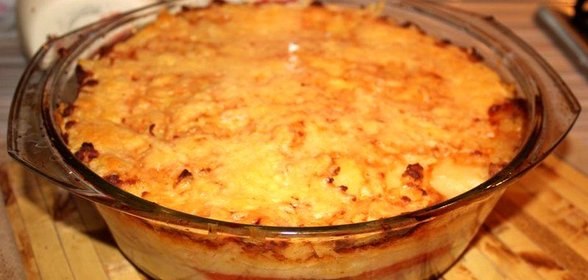 Картофельная запеканка с помидорами и фаршем
