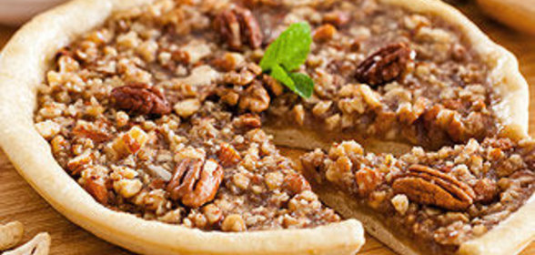 Пицца с орехами и медом в мультиварке