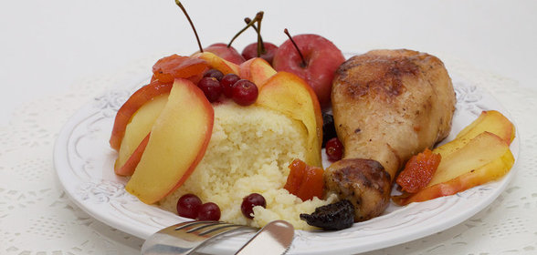 Сладкая курочка с кускусом и сухофруктами