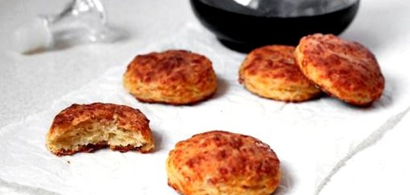 Галеты из бекона и сыра