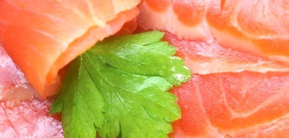 Тушеная семга с овощами