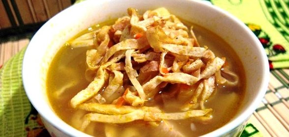Куриный суп с яичными блинчиками