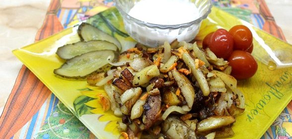 Картофель по - деревенски с соусом