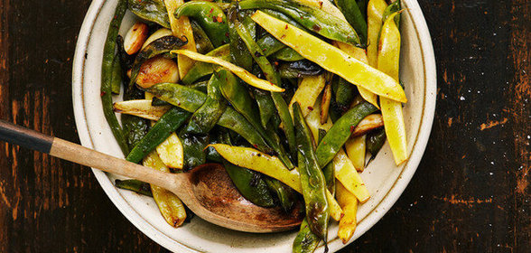 Жареная фасоль в чесночных дольках