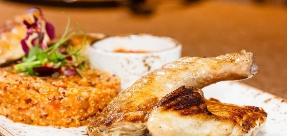 Цыпленок с киноа и овощами