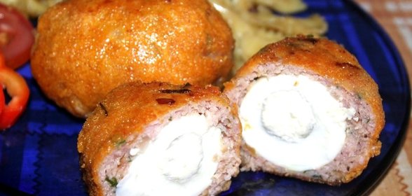 Котлеты, фаршированные яйцом