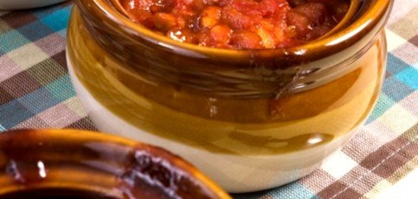 Ассорти мясное с фасолью