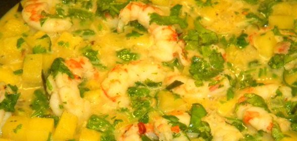 Креветки с ананасом в соусе карри