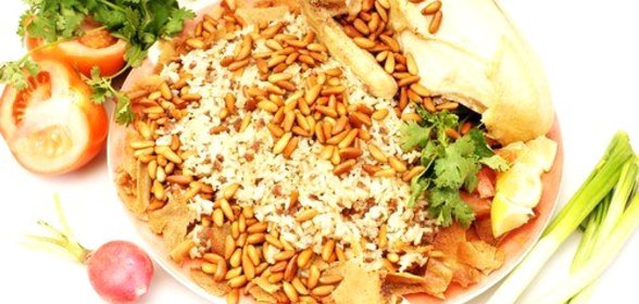 Плов со специями и орехами
