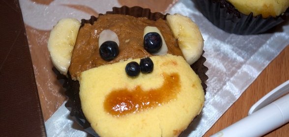 Выпечка в виде обезьянки