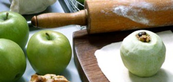 Яблоки в слоеном тесте