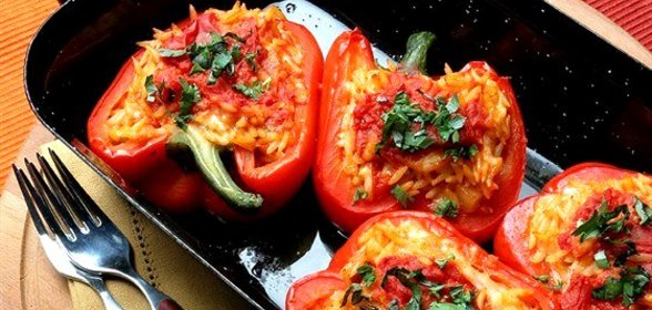 Перец, фаршированный овощами