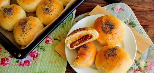 Булочки с вареной сгущенкой