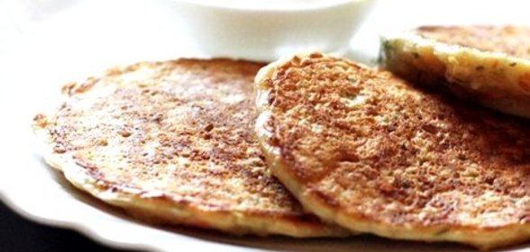 Оладьи с киноа и овощами