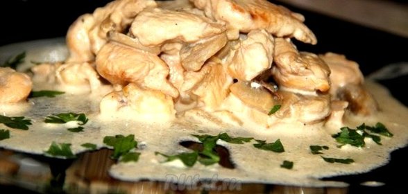 Филе индейки, тушеное со сметаной