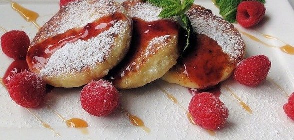 Сырники с ягодами