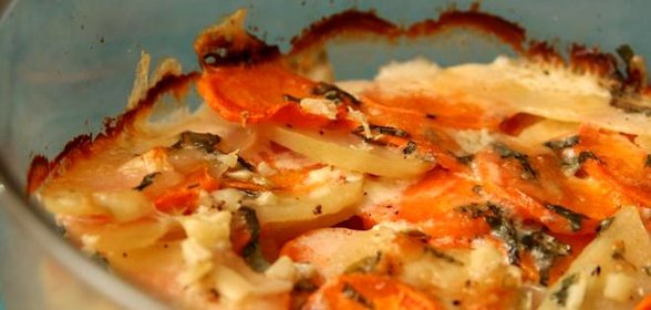 Картофельная запеканка с сырным соусом