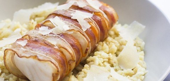 Филе трески в беконе