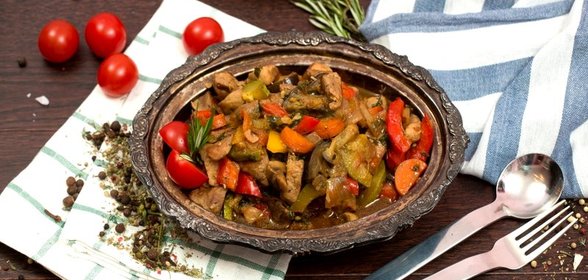 Овощное рагу со свининой