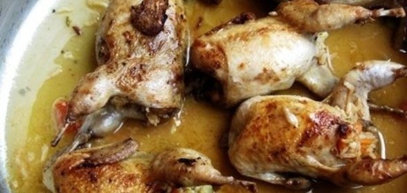 Перепелки, фаршированные рисом и овощами