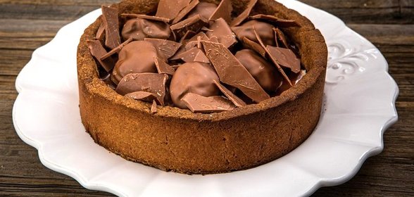 Тарт с кофейным ганашем и черносливом