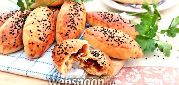 Пирожки в духовке с салями и сыром