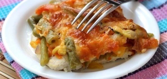 Курица запеченная с овощами