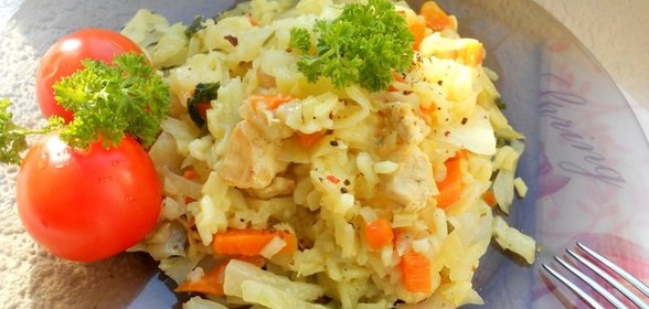 Тушеная капуста с рисом и мясом