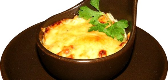 Нежный куриный жюльен с грибами и сыром